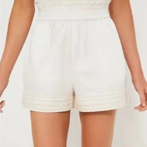 Tuckernuck White Shorts w/ Beige BoHo Embroidered Trim NWT Med